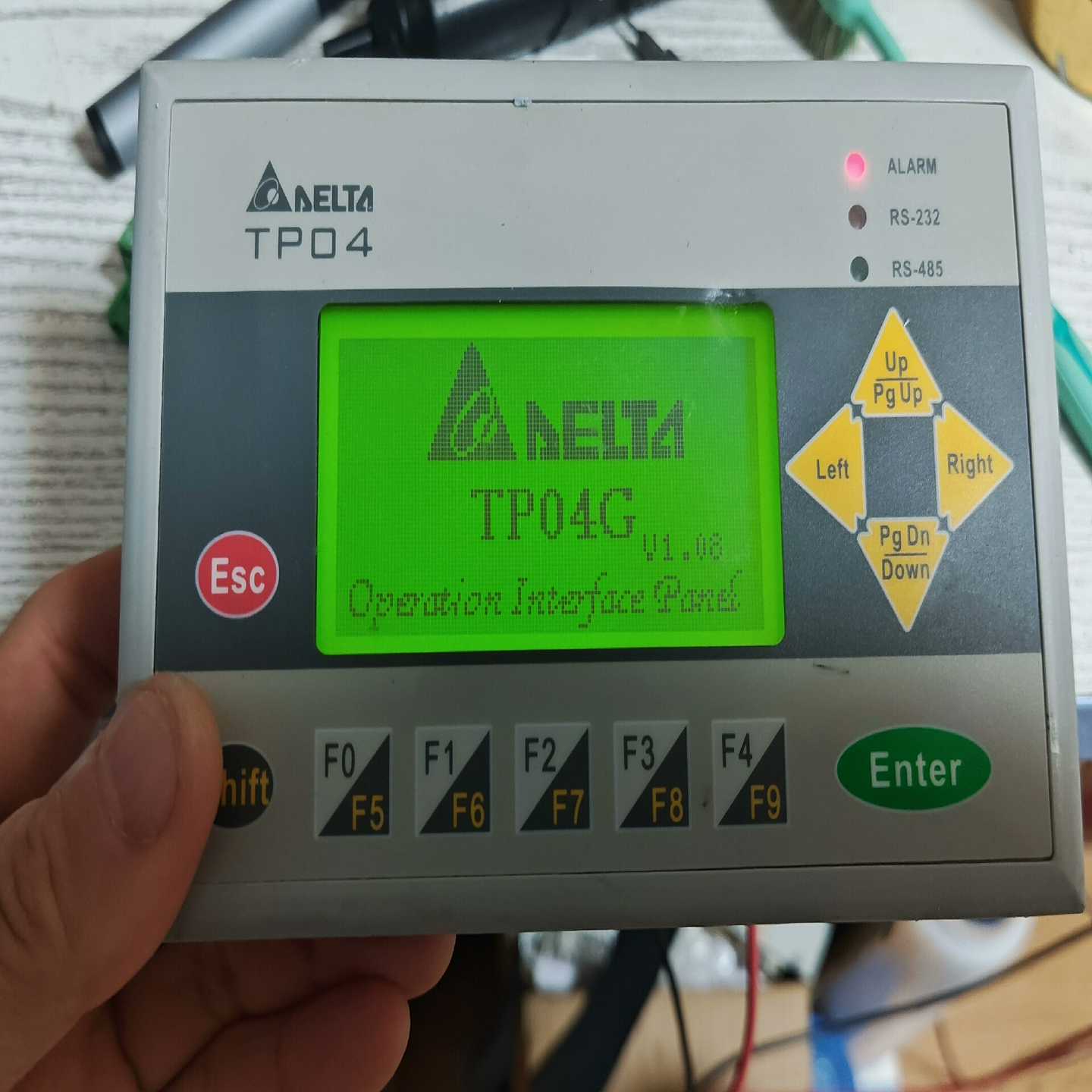 台达文本TP04G-AS2，图片实拍，要的直接拍吧。只有一个--议价商