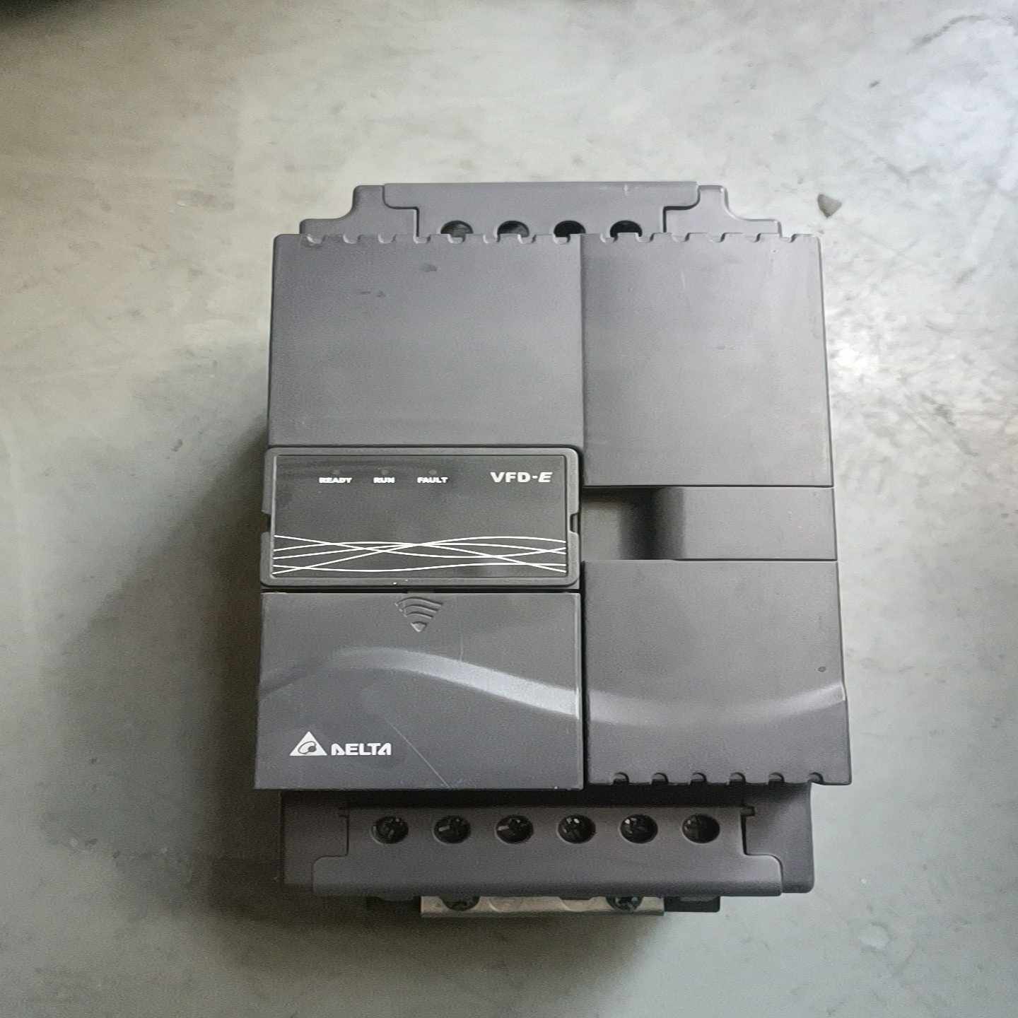 原装拆机台达变频器VFD110E43A，实物拍摄图，轻微使用--议价商品