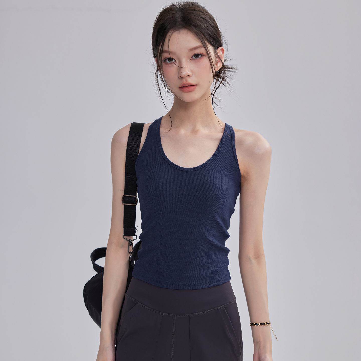 瑜伽服背心女2026含胸垫无袖运动上衣跑步普拉提训练健身速干T恤