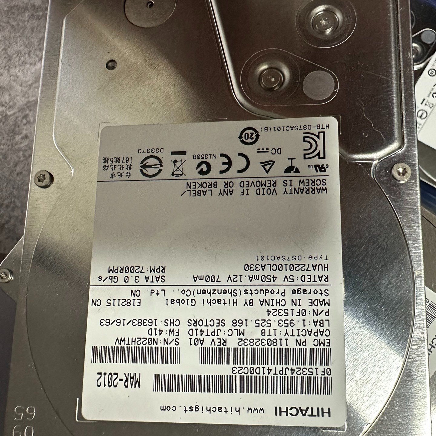 日立1Tsata硬盘型号HUA722010CLA330-议价