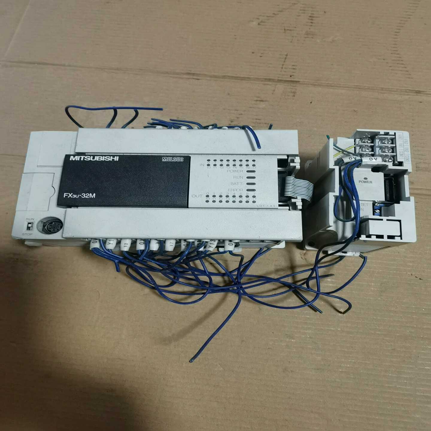 三菱Fx3u-32MT/ES-AFX2N-2AD--议价商品