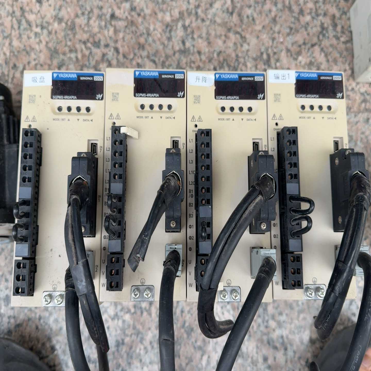 安川伺服驱动器：SGPMS-4R0AP0A850W四台议价