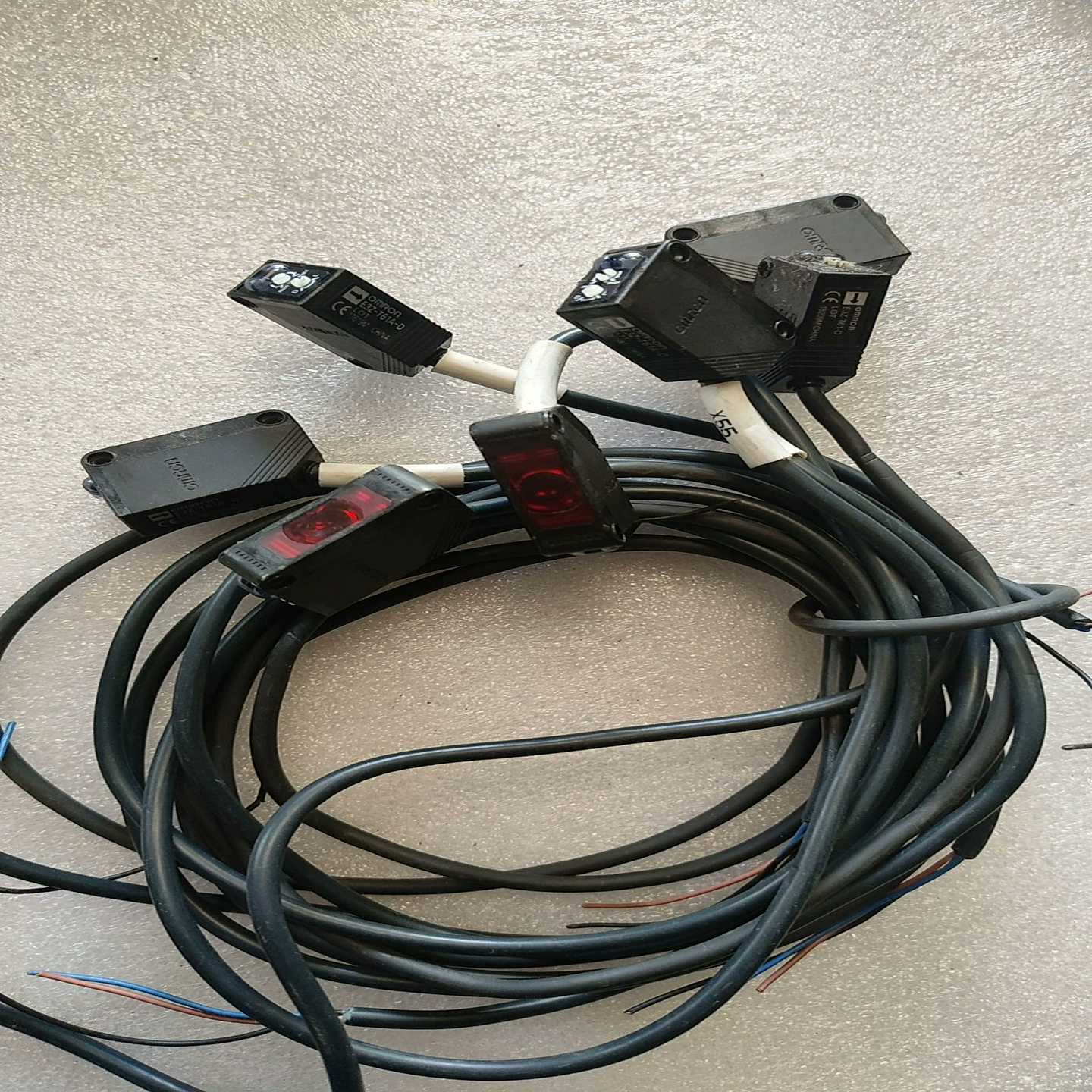 询价件原平传感器E3Z-T61A-D。