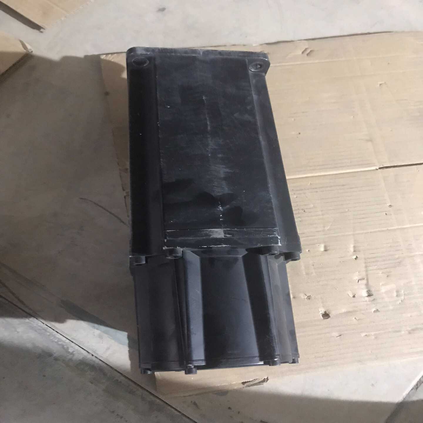 AB罗克韦尔1769-of2，功能包好，成色如图所示，需要者【鑫鑫商