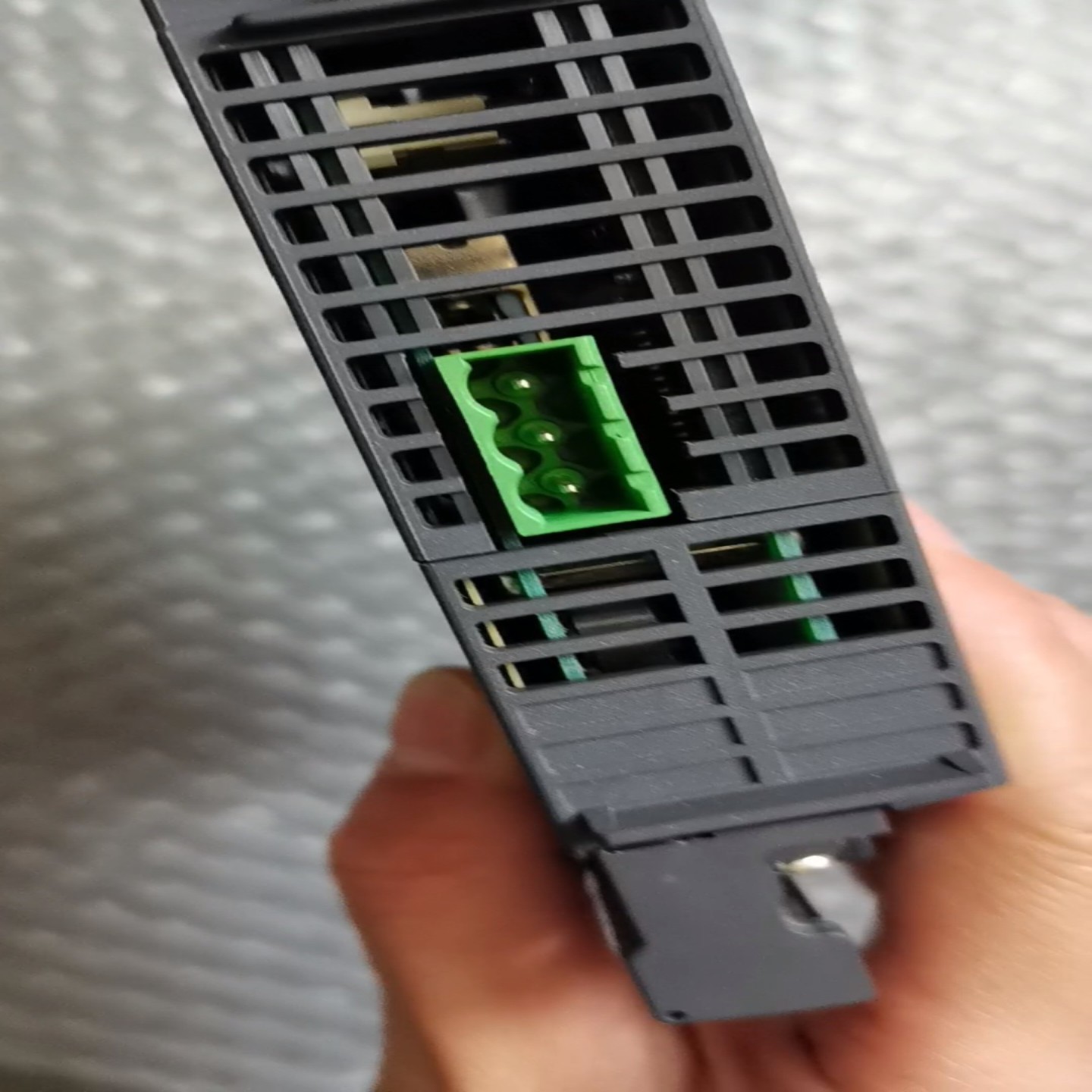 三菱模块Q64AD2DA全新原厂件现货一台，功能包好，议价