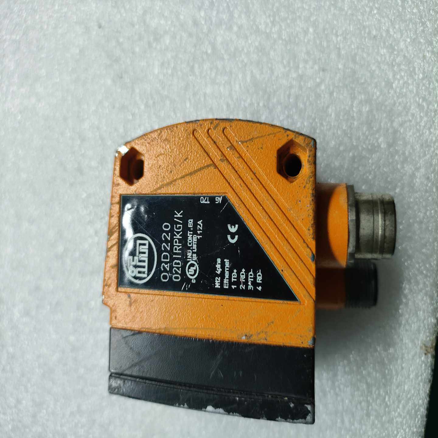 询价~IFM易福门视觉传感器，型号O2D220，带以太网功能。橙色