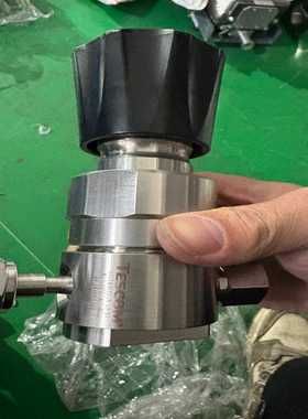 询价~手动气阀Tescom，型号64-2642KRM20，调