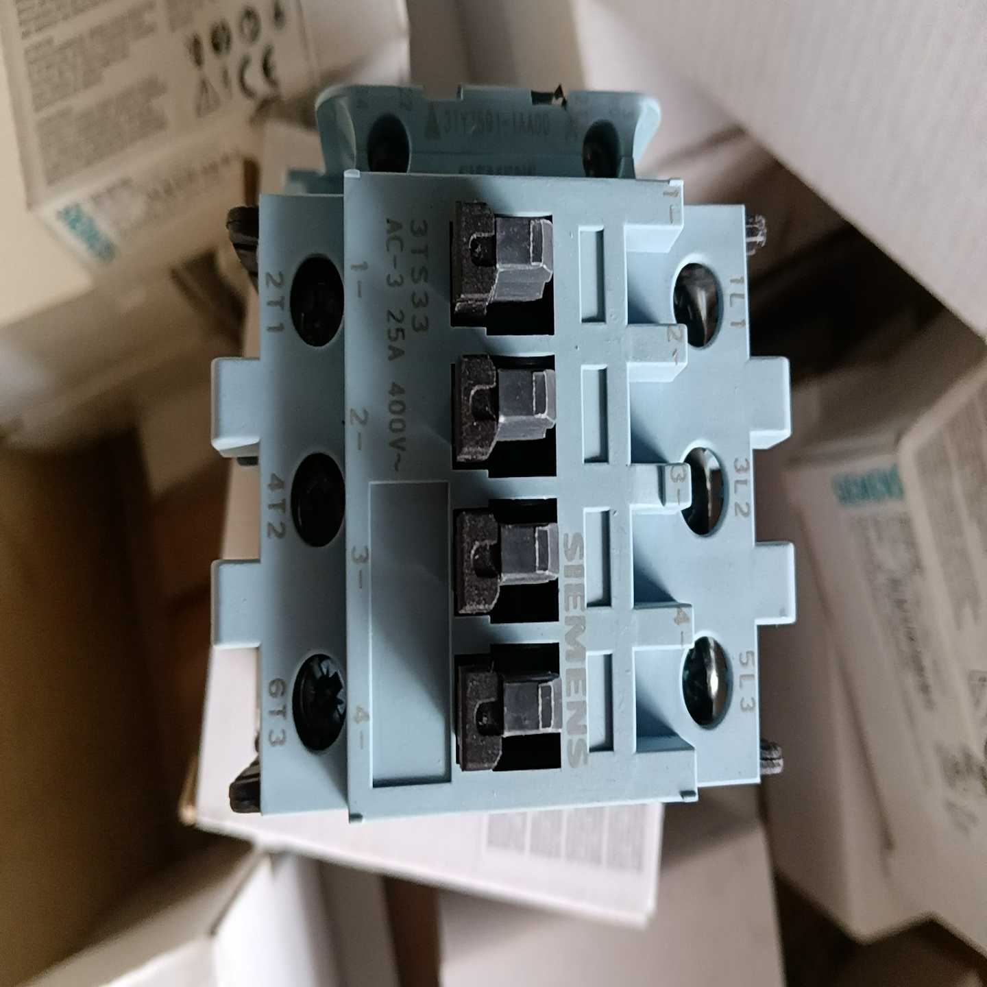 接触器3TS3311-0XM0，带包装，一个价~询价