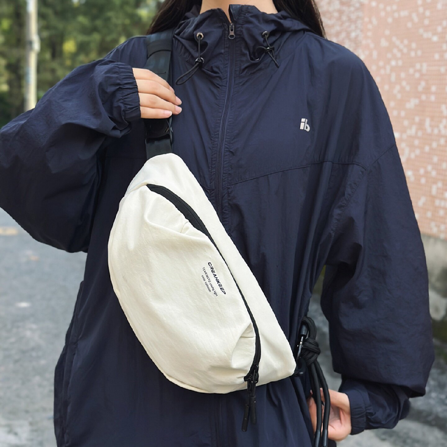 山系户外轻便腰包男时尚运动斜挎包休闲旅行背包大容量通勤胸包女