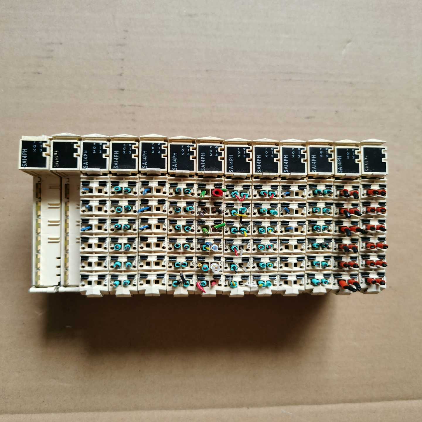 议价产品施耐德PLC模块TM5SAI4PH