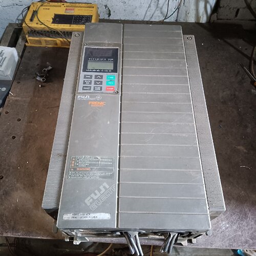 询价-变频器FRN15G11S4CX一台上边线头已