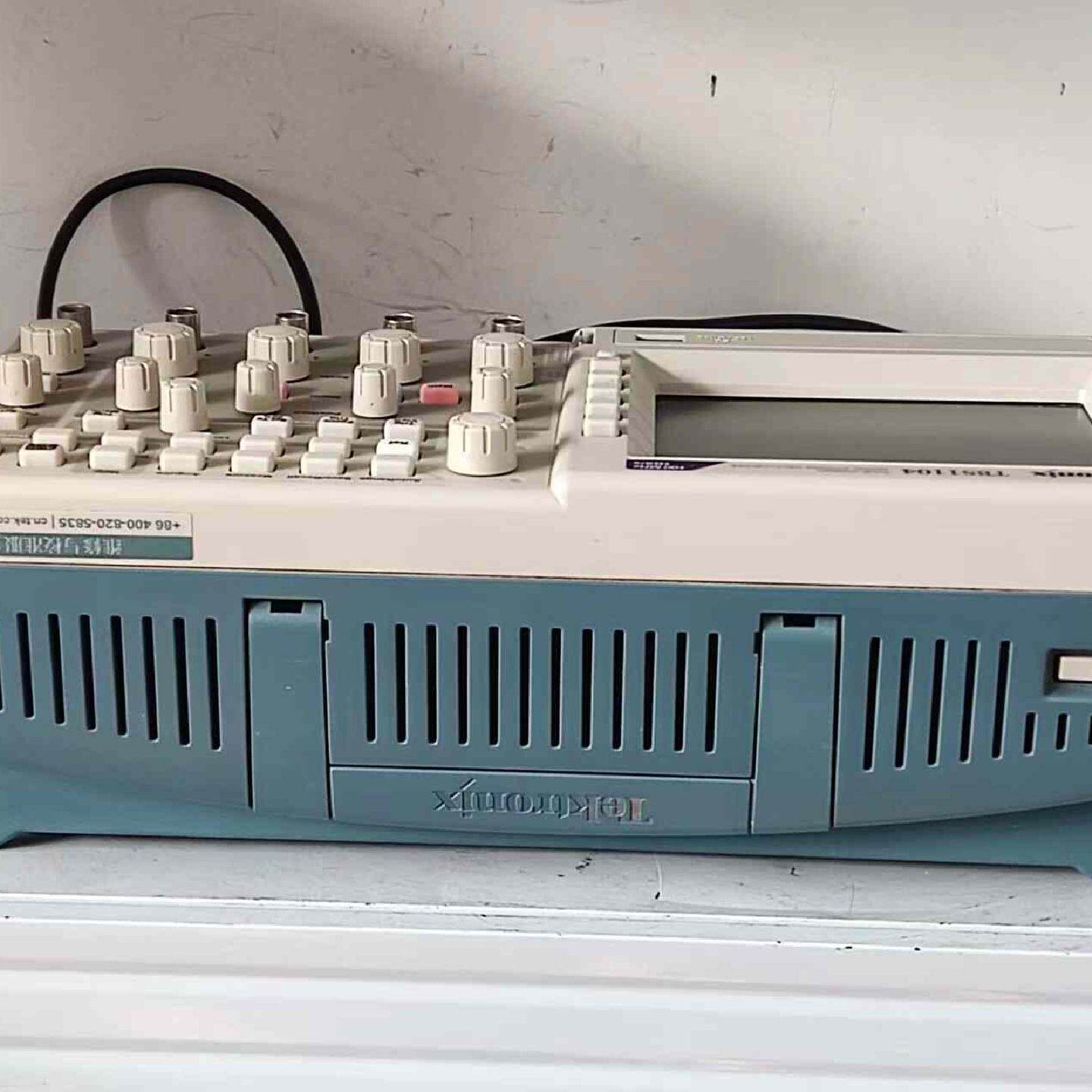 出售一台二手闲置100Mhz示波器型号：泰克Tektroni--议价商品