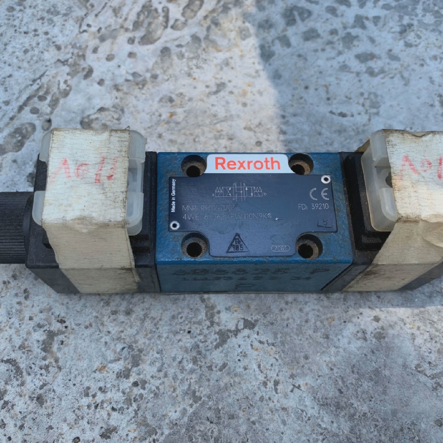 德国Rexroth力士乐电磁阀4WE6J62EW110N