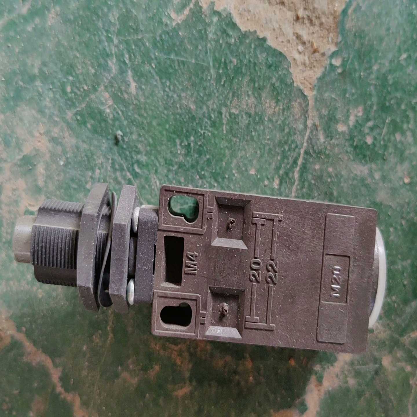 FX5U-32MT/DS，三菱FX5UPLC，成色漂亮如图{议价}