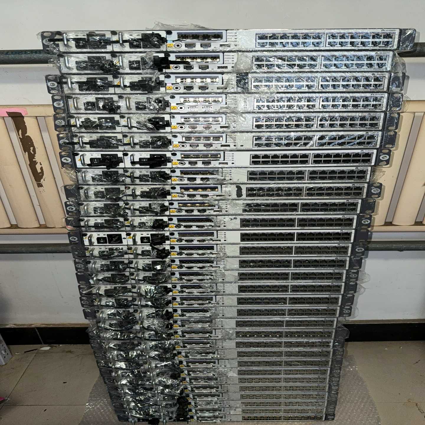 议价5700-28-I.24电口，可支持扩展万兆光口，