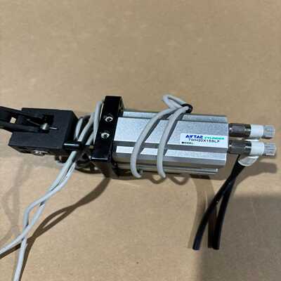 亚德客气缸TWH20X15SLF，功能正常，轻微使用痕迹，价--议价商品