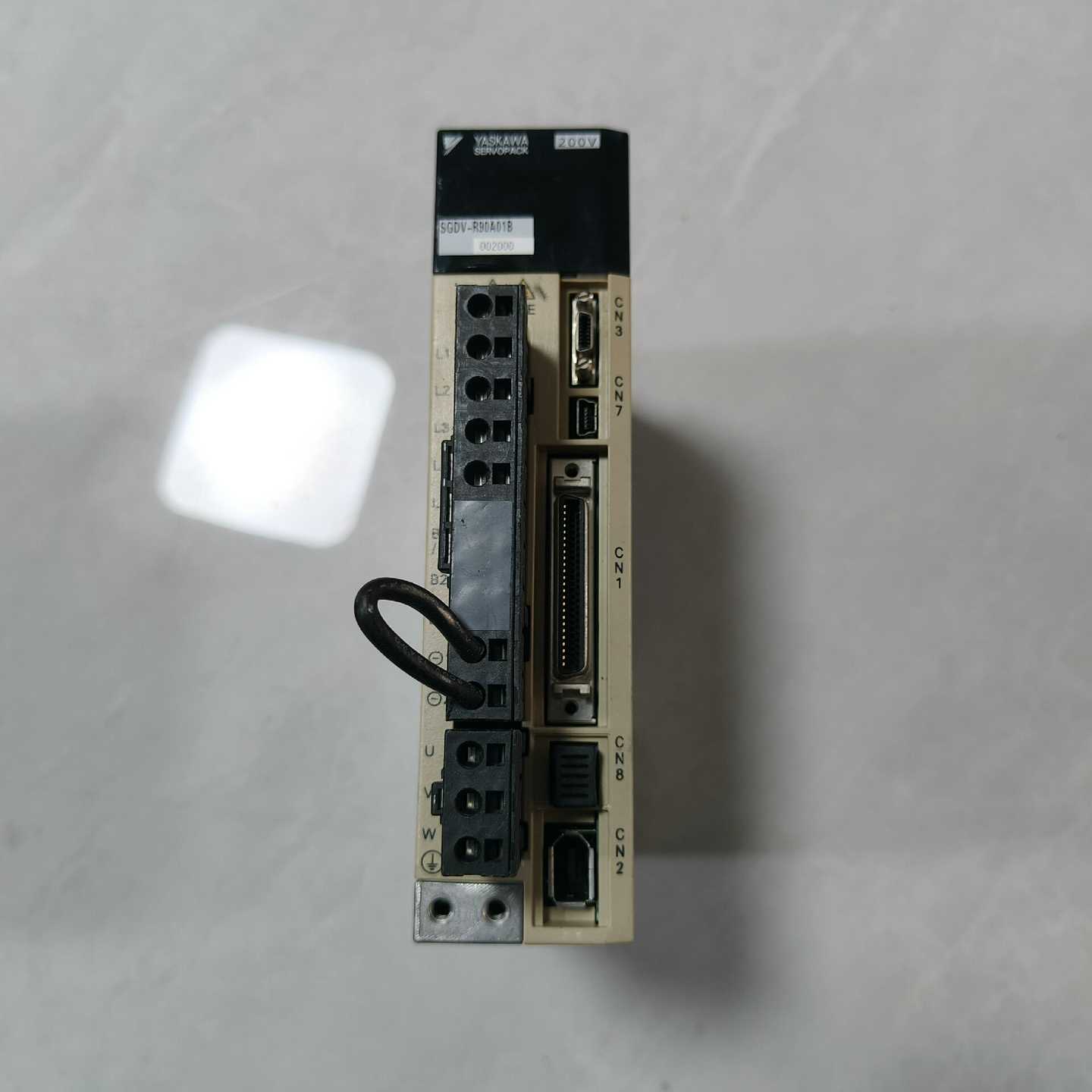 安川SGDV-R90A01B002000/100W驱动器，实询价