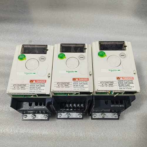 议价施耐德ATV12H037M2变频器，拆机功能女包好，实