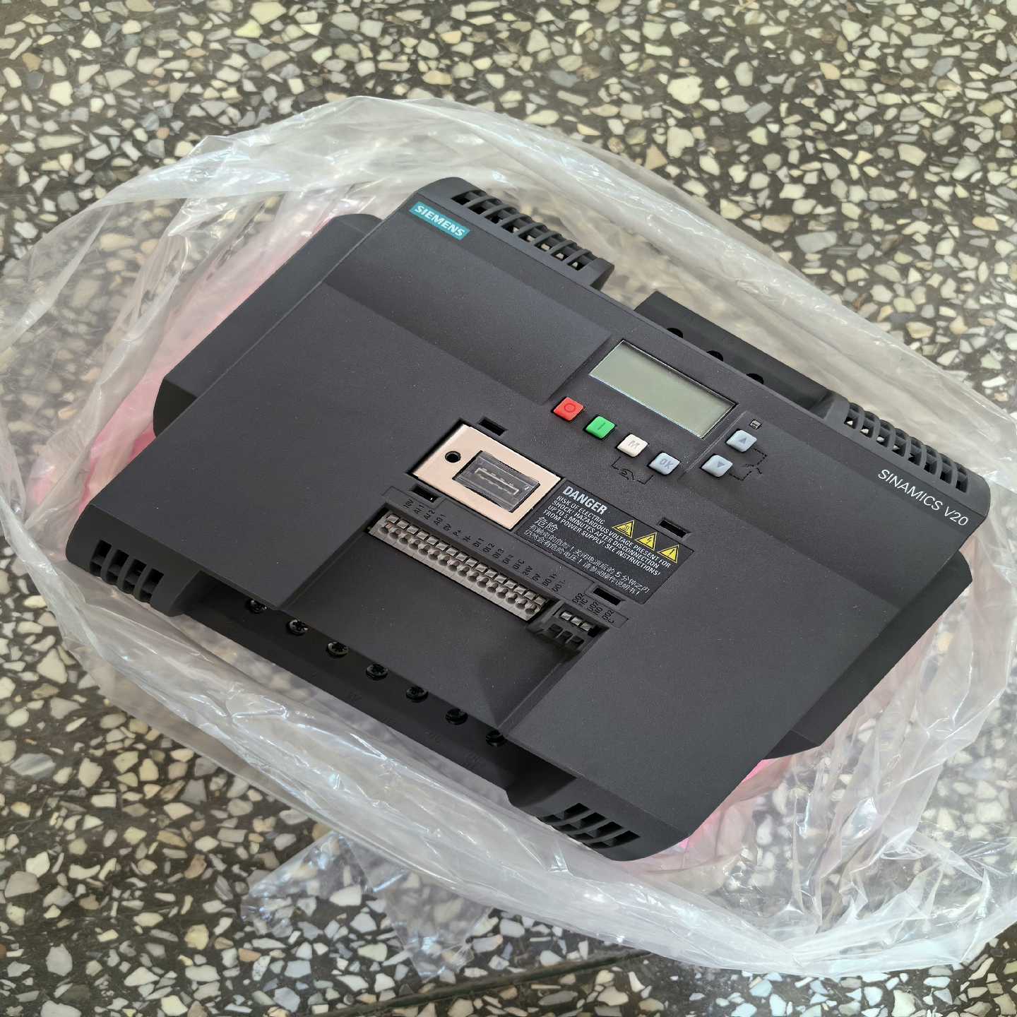咨询-20系列6SL3210一5BE31一1CV0实物