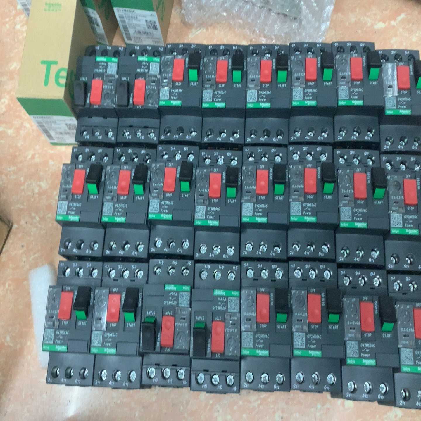 施耐德马达保护器GV2ME04C，0.4-0.63A，三相，--议价商品