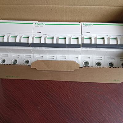 施耐德小型断路器iC65N4PD16A