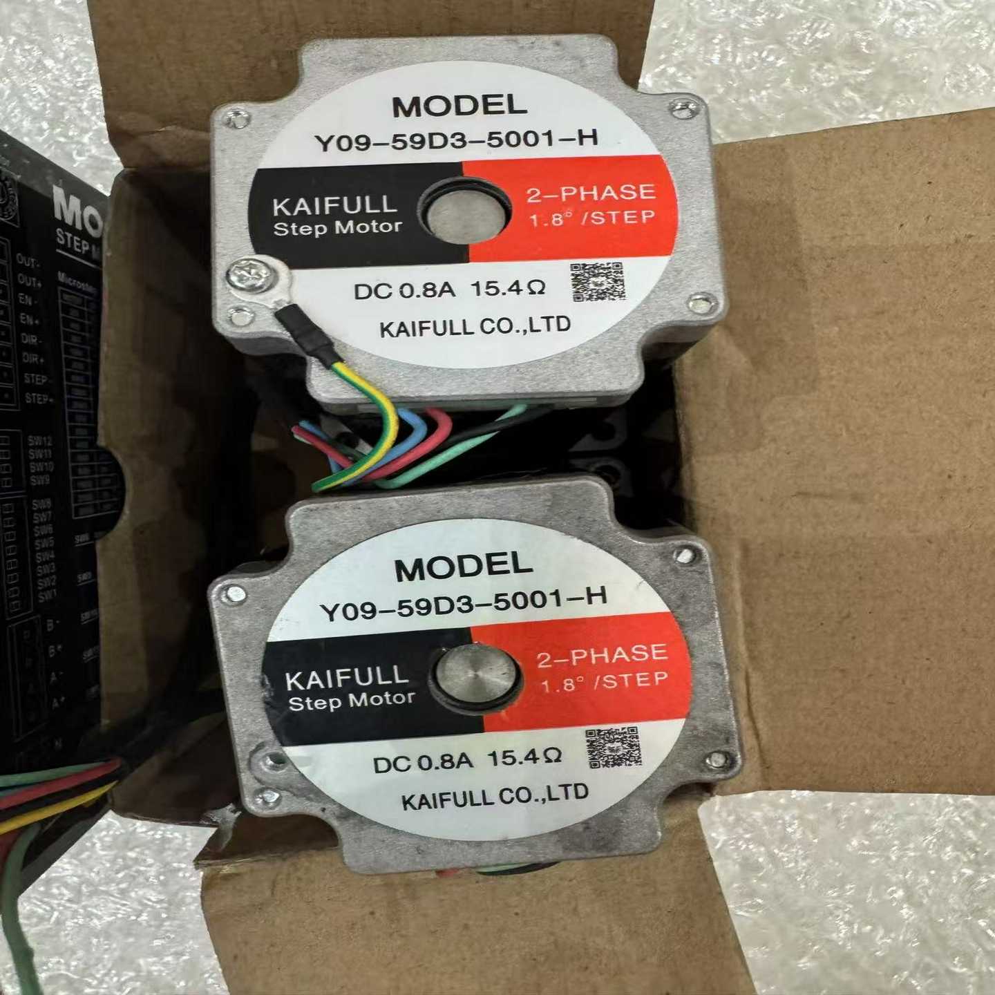 询价MOONS鸣志SRAC2两相步进驱动器2台步进电机两台，成