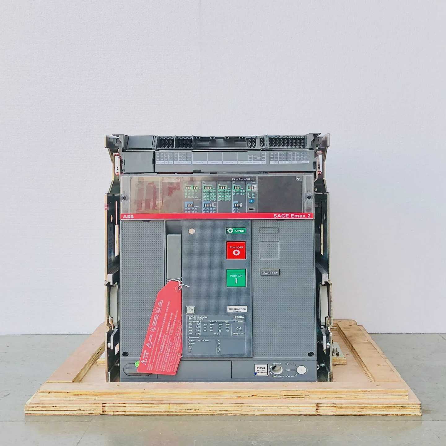 ABBSACEEmax2E2.2CACBAirCircuitBreaker2000A3PEkip