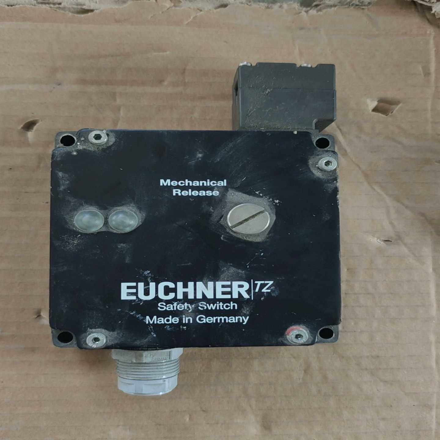 韩国原装霍尼韦尔2MLF-AC8APLC模块，2014年6--议价商品