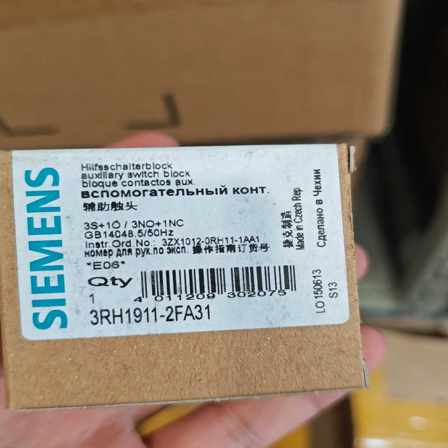 西门子辅助触头3RH1911-2FA31，全新原装正品。型号--议价商品