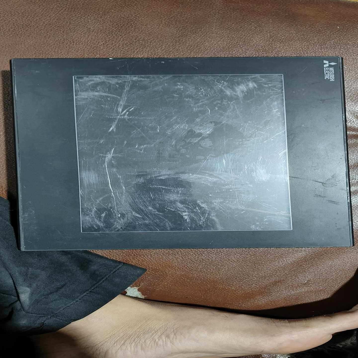 三菱触摸屏，型号GS2110-WTBD-N，成色如图，实物图--议价商品