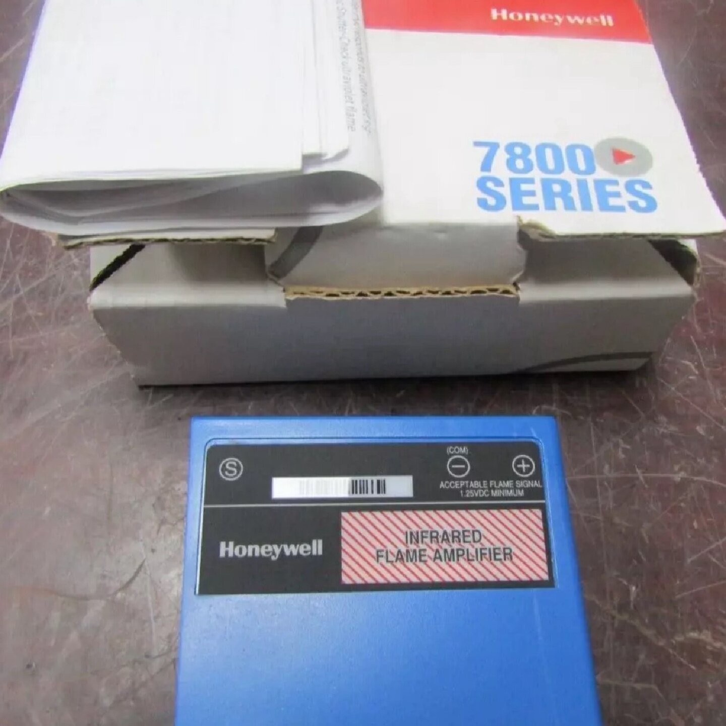 议价新霍尼韦尔红外火焰放大器R7852A1001