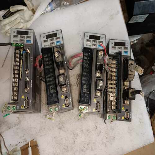 台达驱动器，鼎峰机器人电柜拆的。200W ASD-B2-02~询价