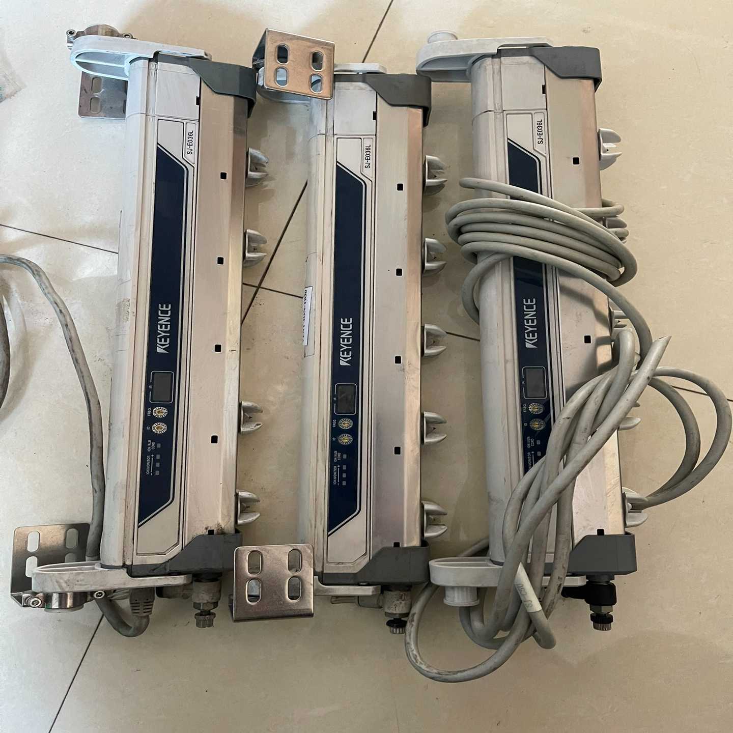 基恩士静电消除器SJ-E036L，还有1个，询价