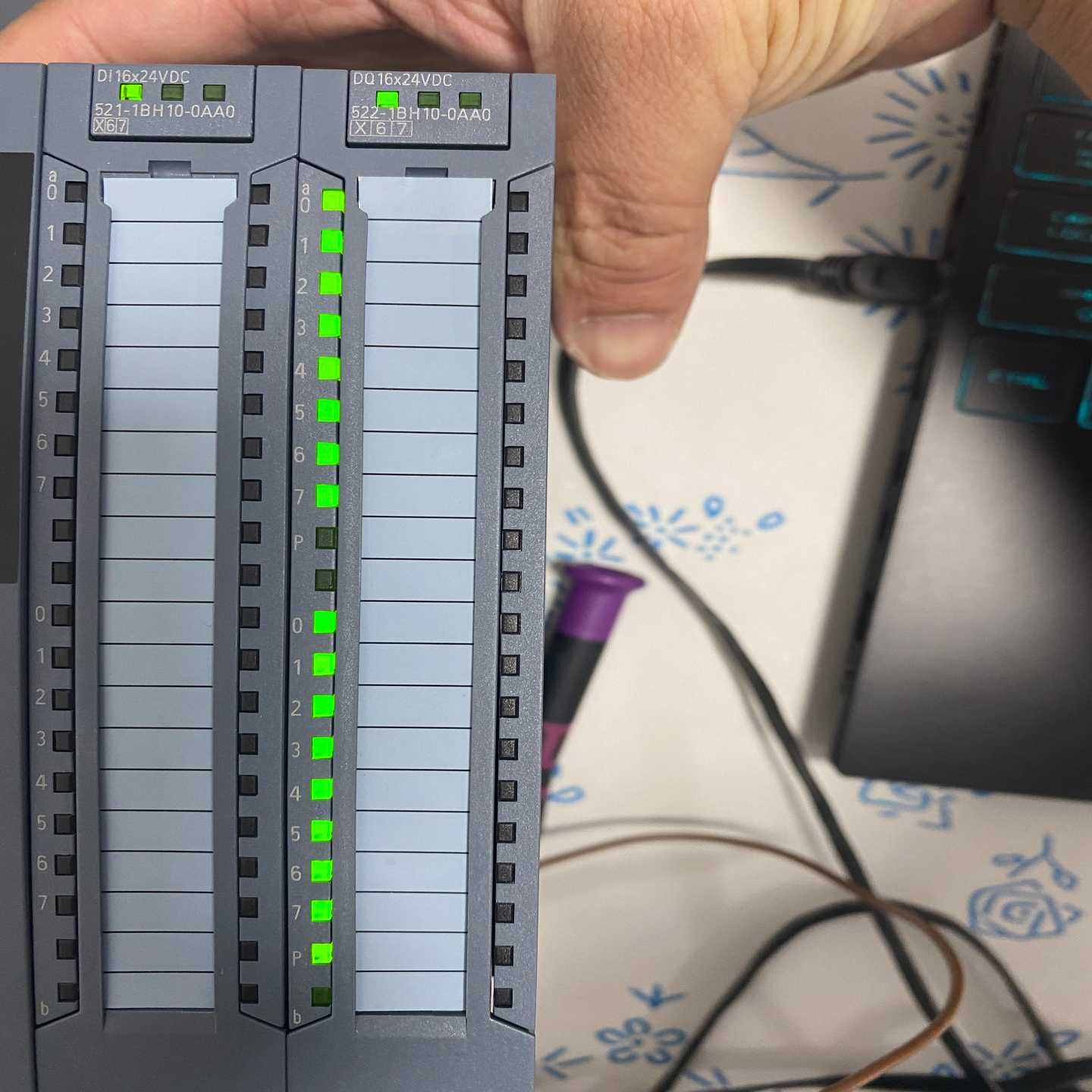 西门子6ES7 521-1BH10-0AA0，功能包好，接线一议价商品