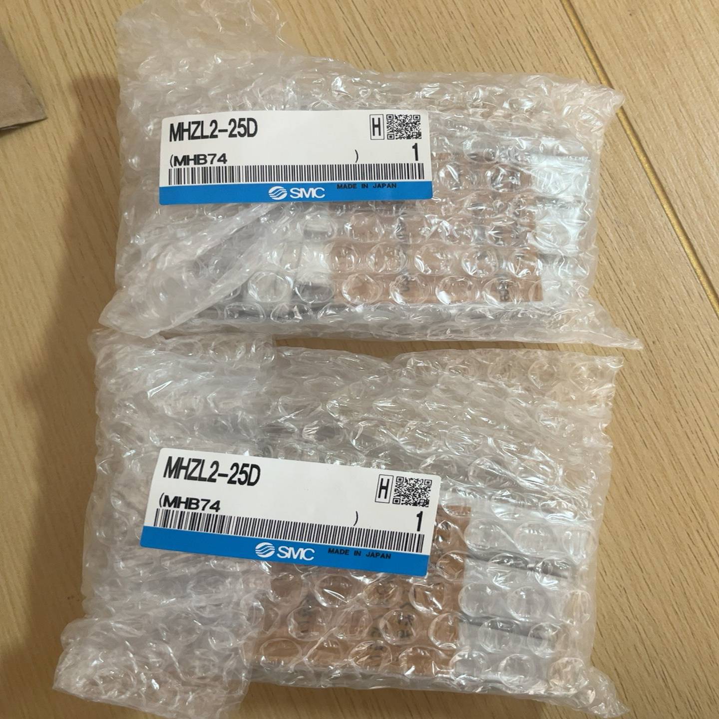 （议价）MHZL2-25D，SMC气缸，，。