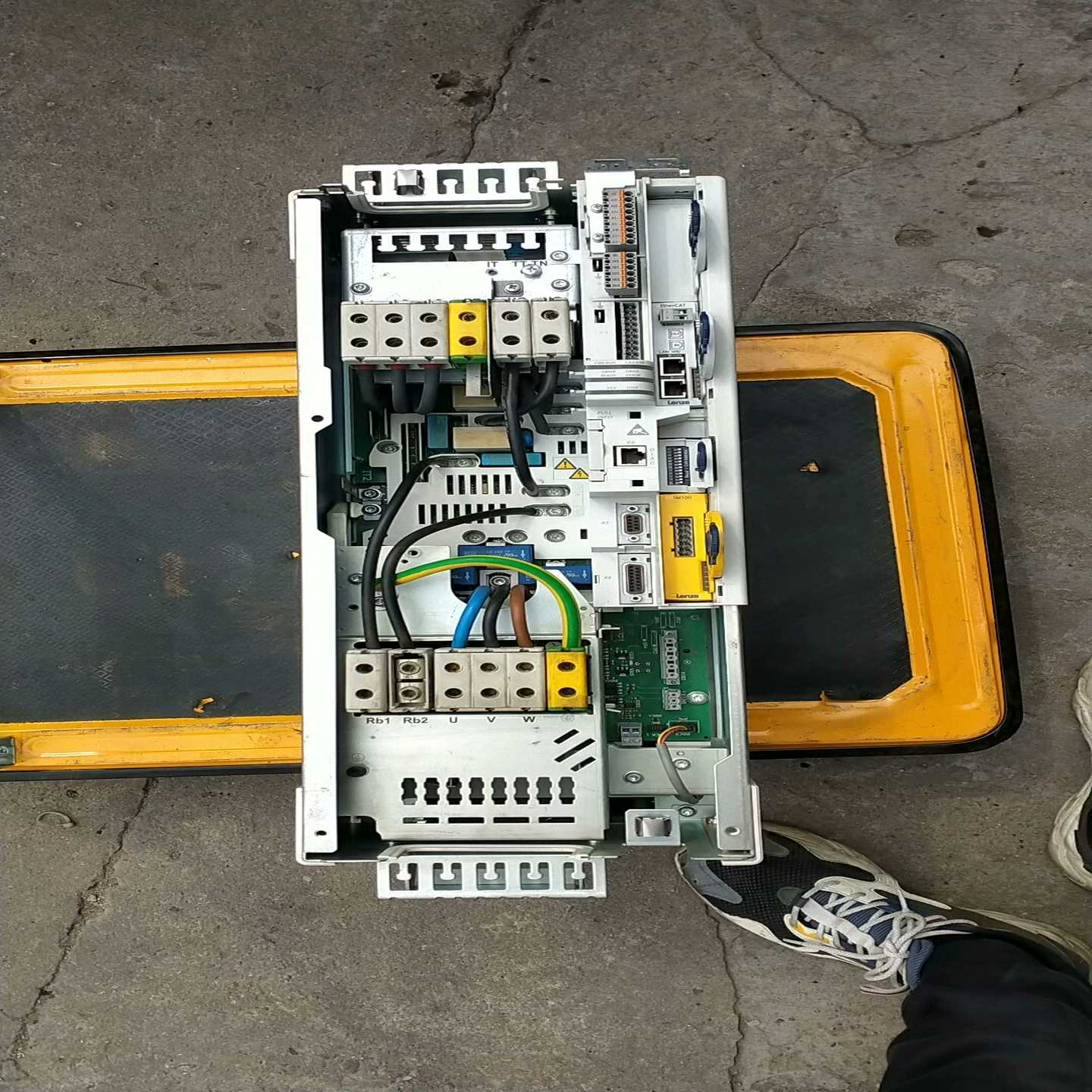 Lenze伦茨9400驱动器E94ASHE0474--议价商品