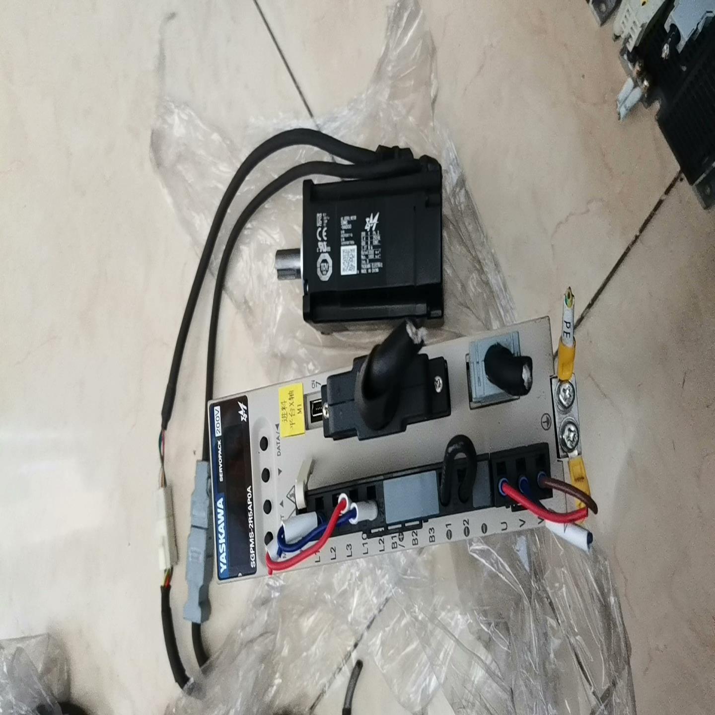 安川伺服SGPMS-2R5AP0A SGMMS-04ADC6（佳毅工控）