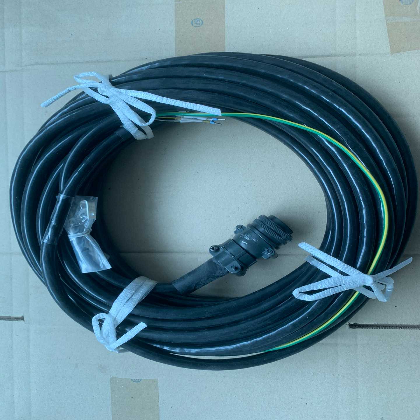 编码器FR-V7CBL15实物图,,,询价