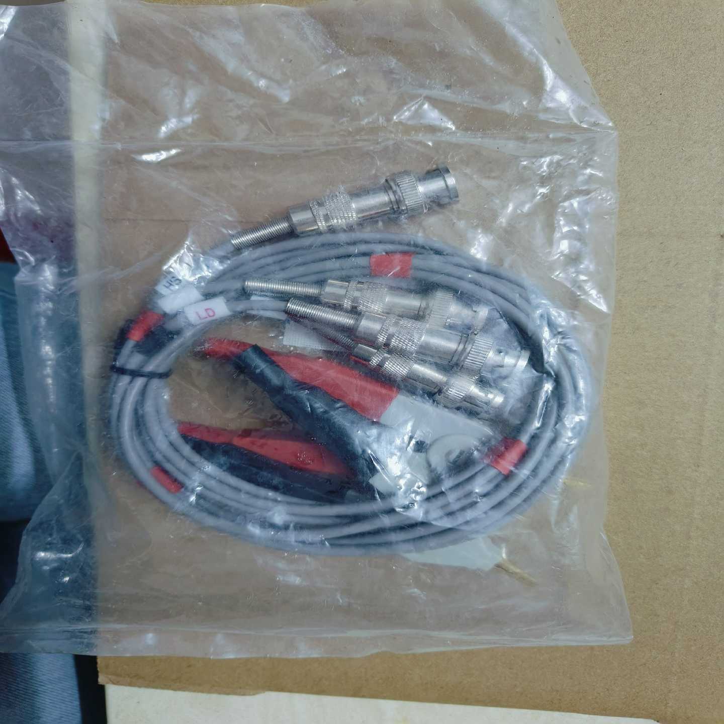 咨询-电桥线，带包装，有4个，图片
