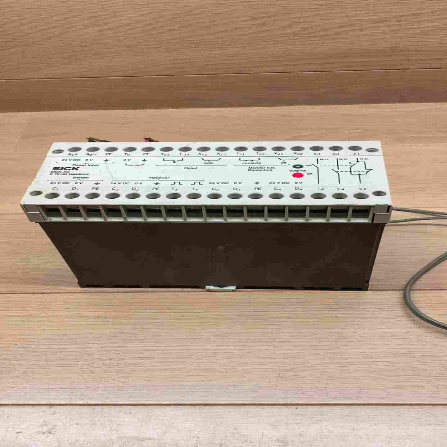 （请询价）进口  西克 SICK LCUX1-400 安全继电器 二手