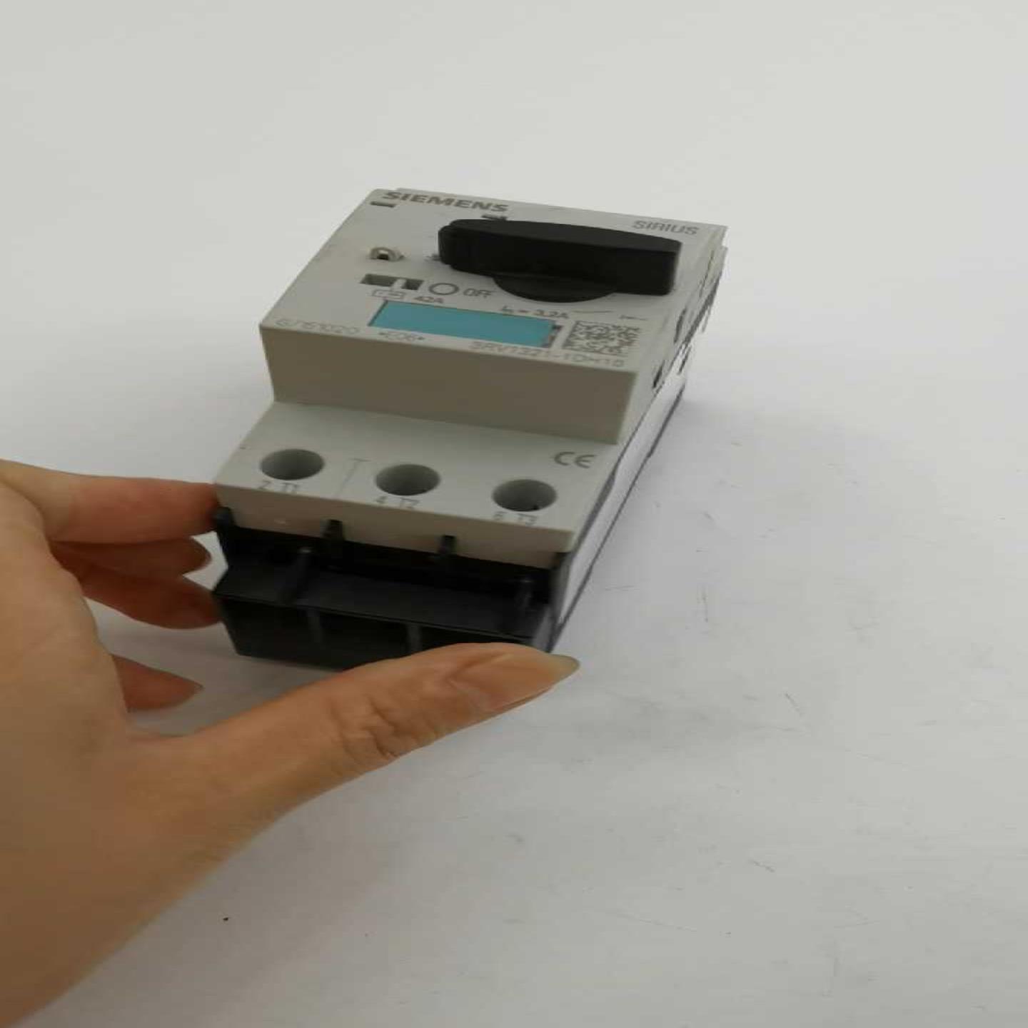 3RV1321-1DH104AH10断路器各一个现