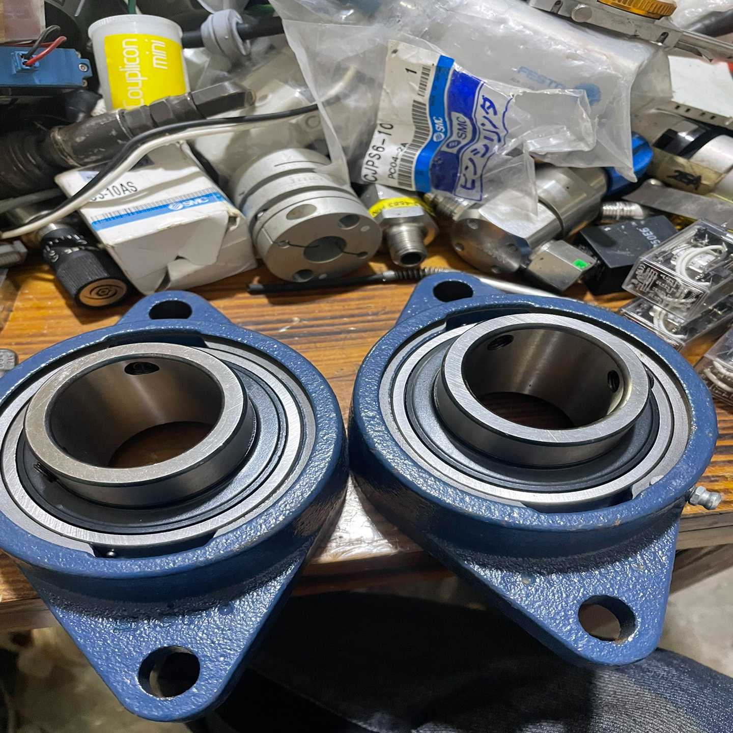 SKFYAR208-2F。东西的。座有一点点生锈。座也询价