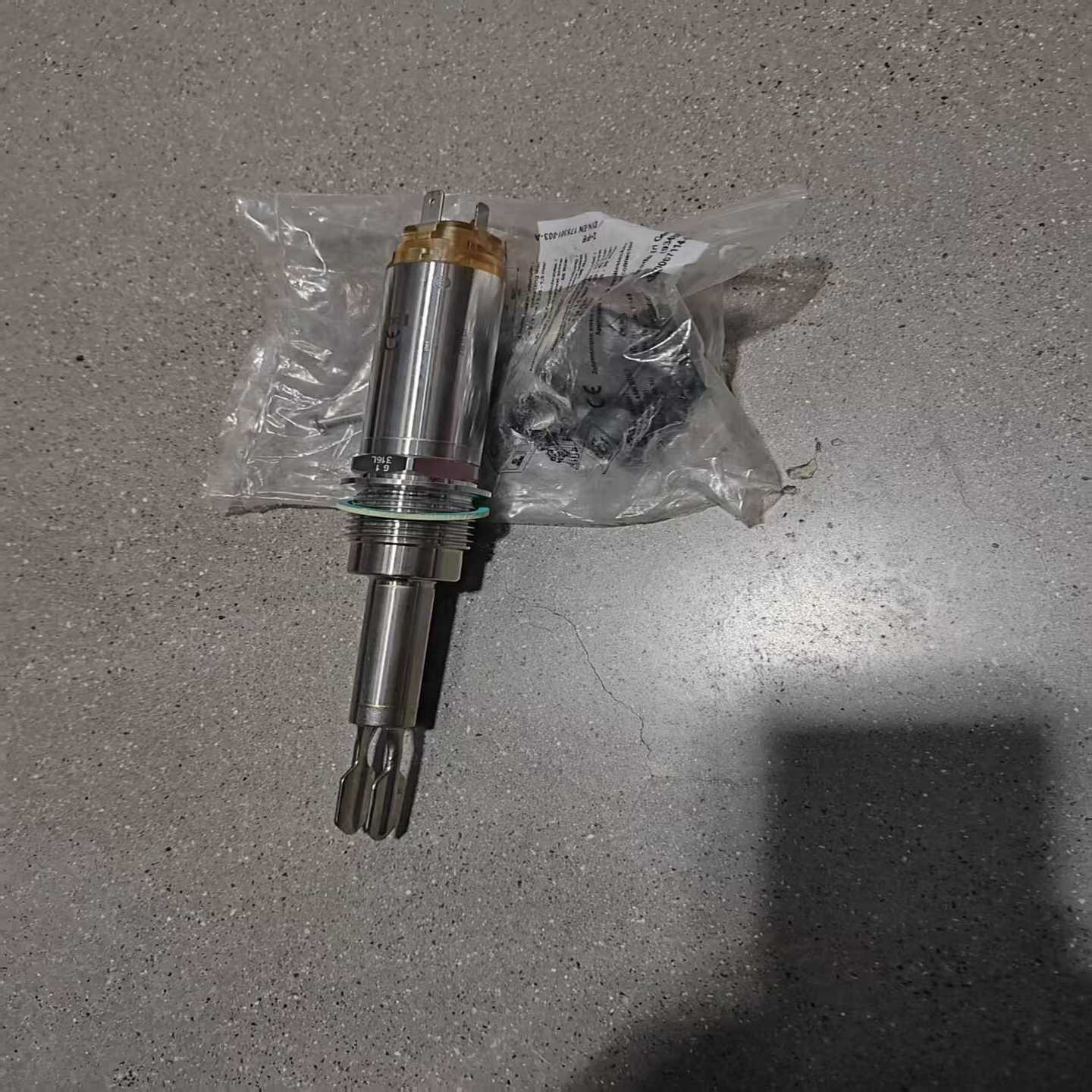 询价EH音叉开关FTL33-AA4M3AB3CJ全新裸机