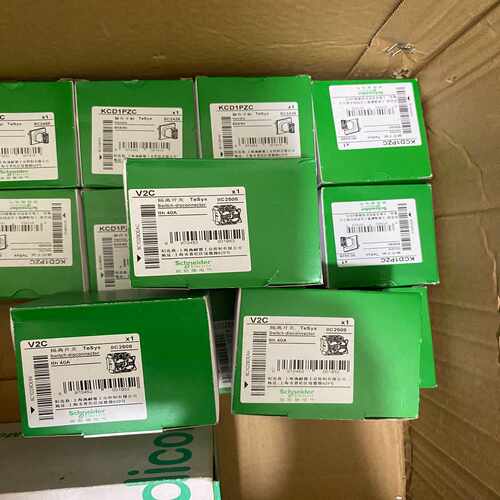 施耐德隔离开关，型号VCF2C(本体V2C手柄KCD1P