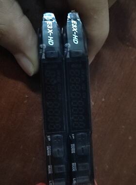 欧姆龙光电E3XHD11两个-议价