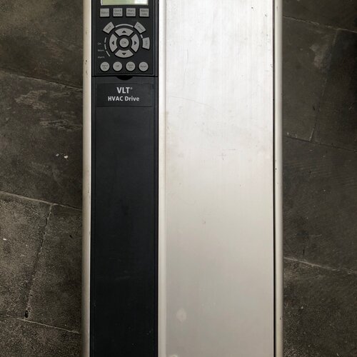 寻I丹佛斯变频器一台VLTFC102P30KT4E20H