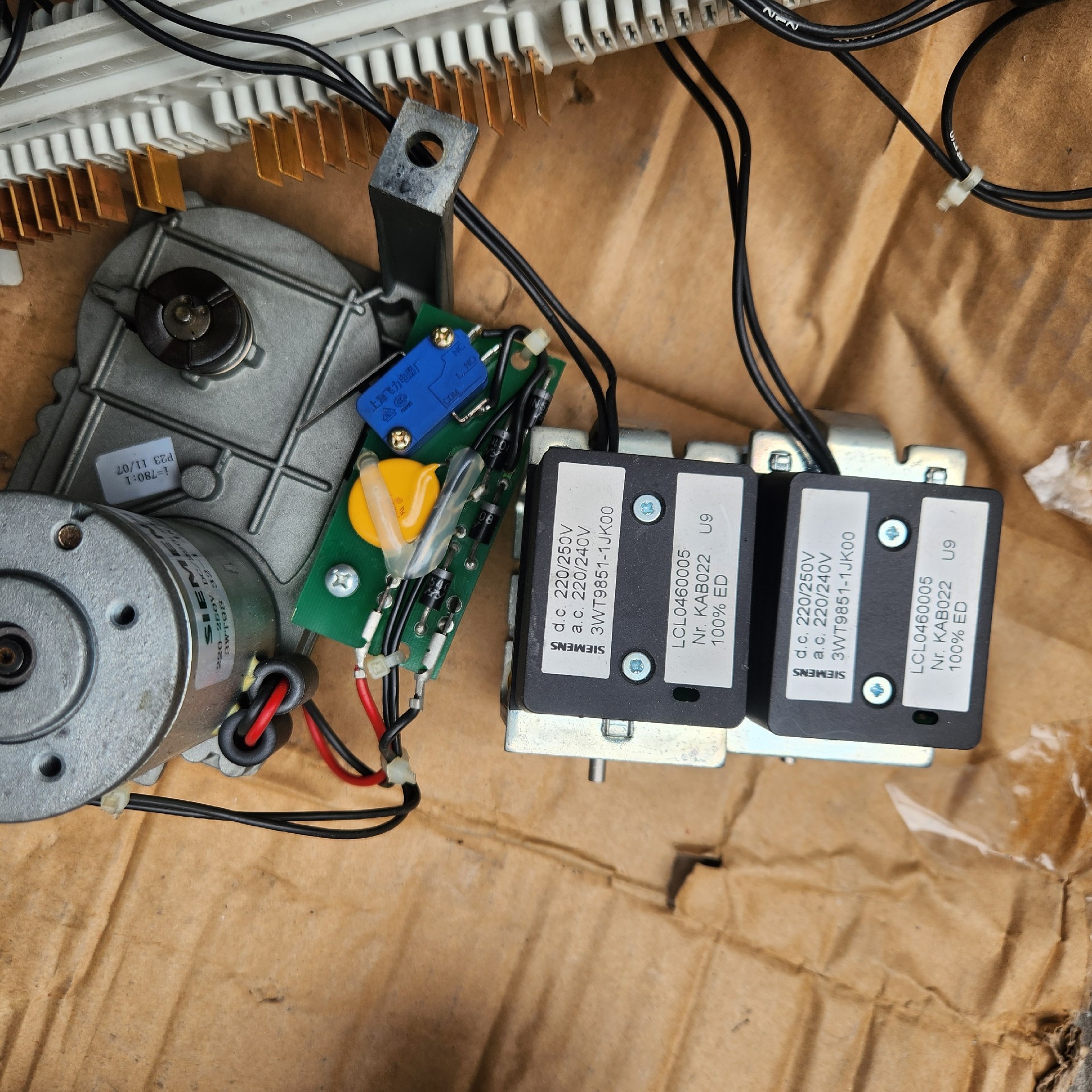 电机3WT9832-1JK00加分闸合闸线圈3WT询价