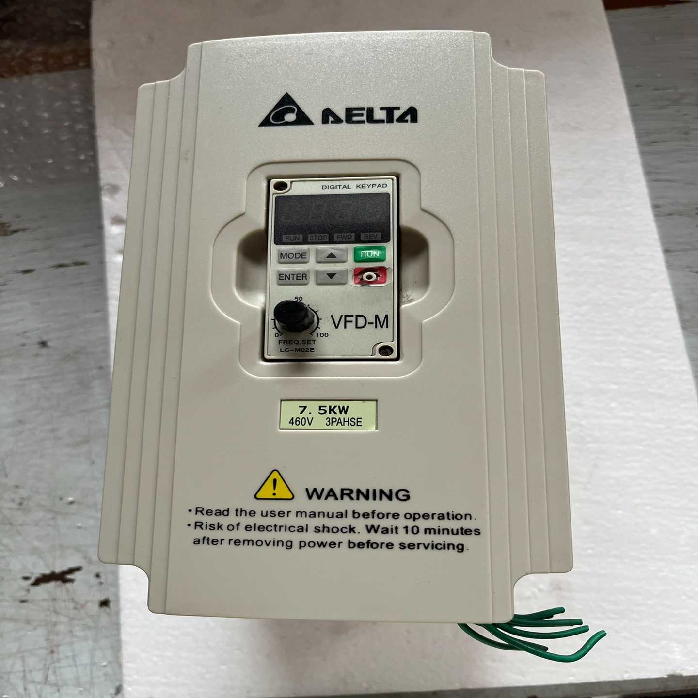 变频器7.5KW VFD075M43A ，实物拍（电子设备）