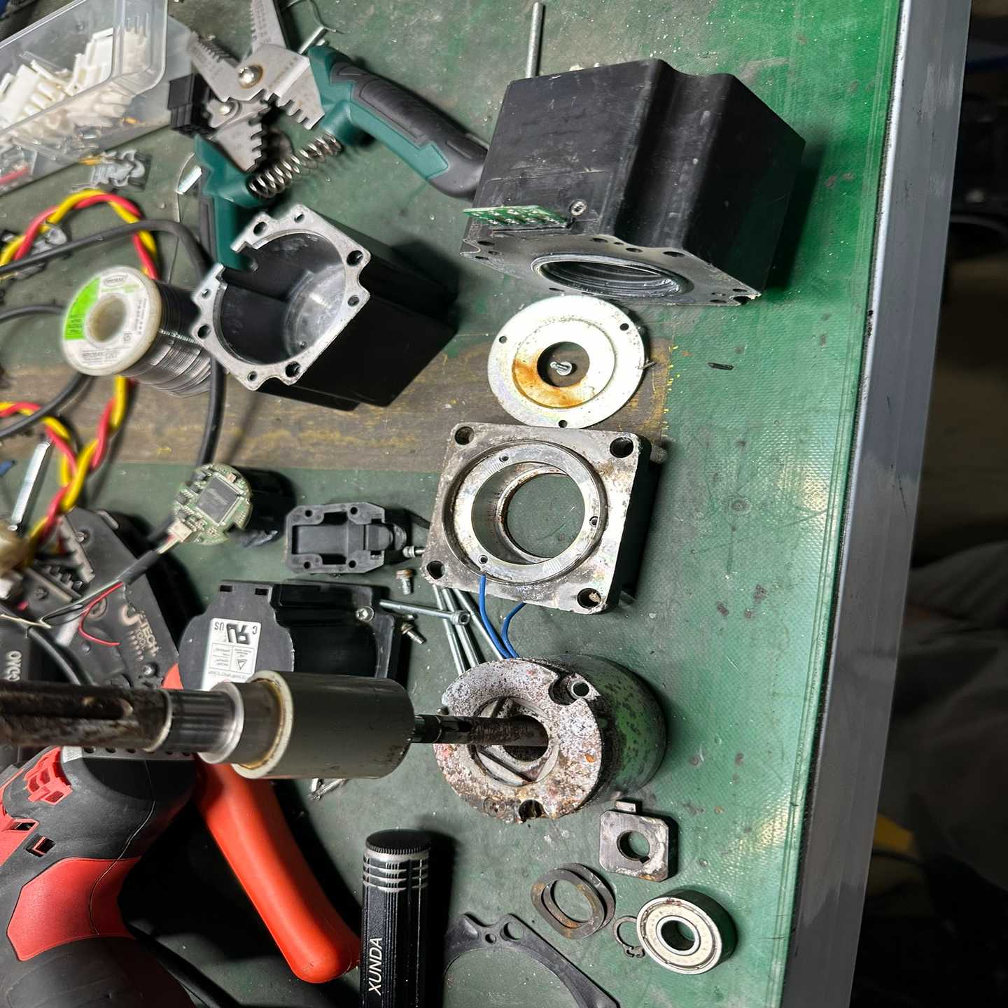 询~GYS201DC2-T2C-B伺服电机分解