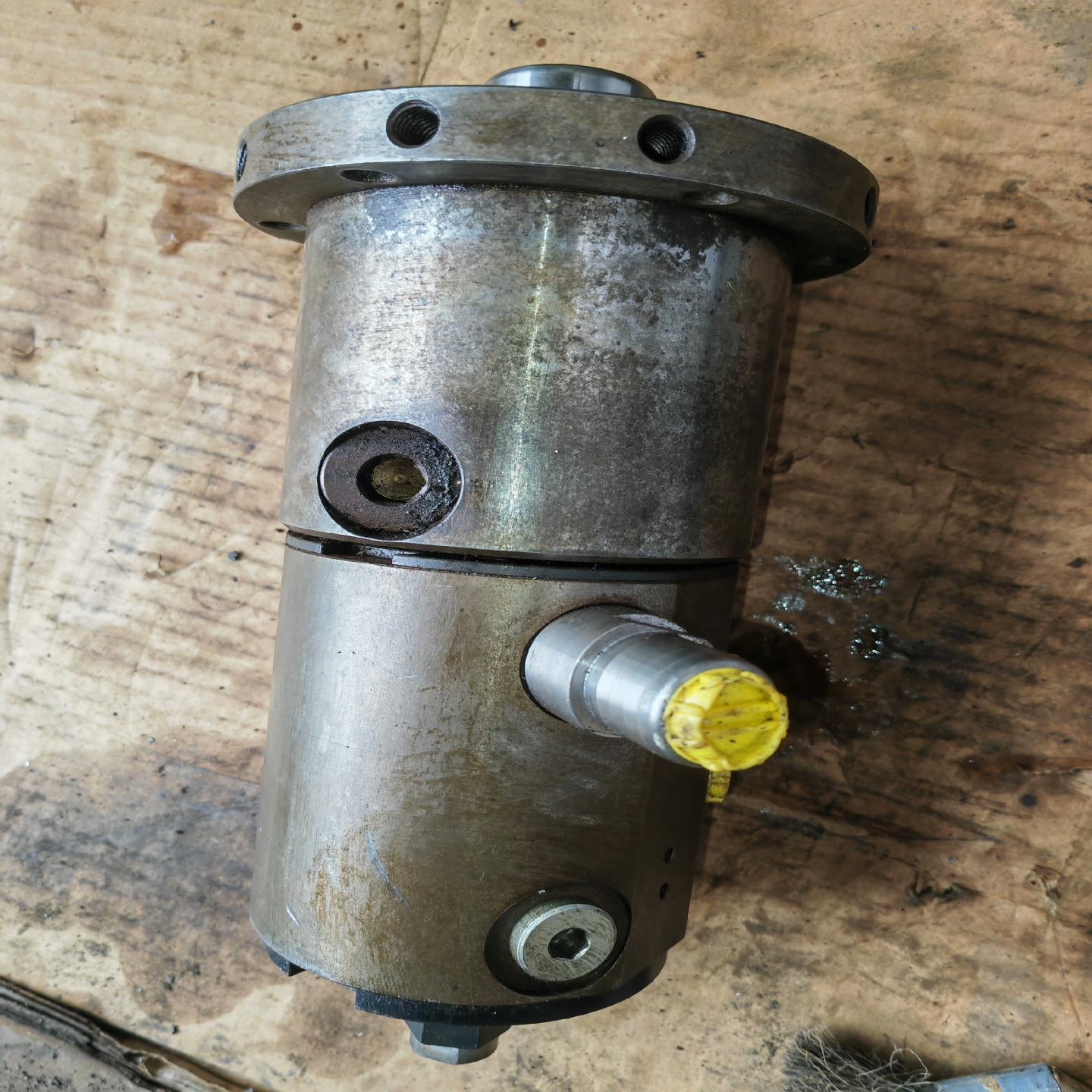 液压回转油缸  CSD 1W-24-6017   STI~询价